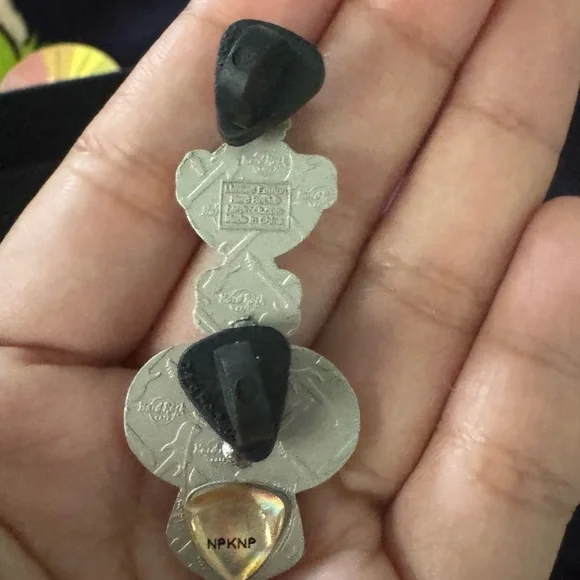 Hard Rock 2015 Las Vegas the Original
GUITAR PIN FOR BREAST CANCER AWARENESS - Picture 2 of 2